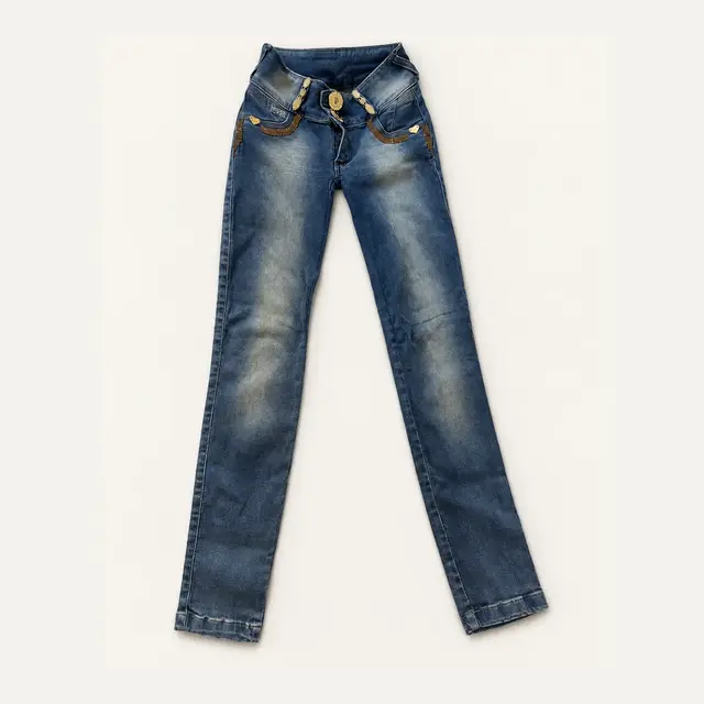 Pantalón vaquero azul lavado, vista frontal