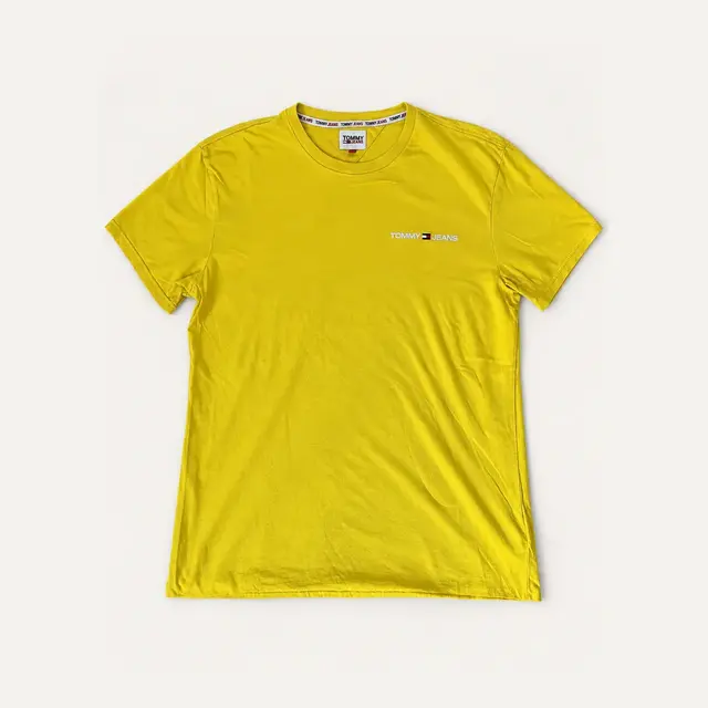 Camiseta amarilla Tommy Jeans, vista frontal