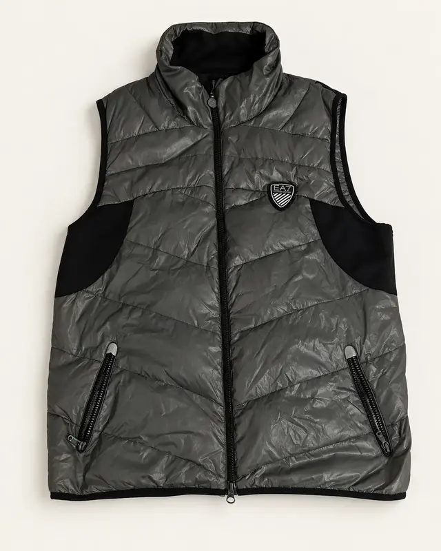 Chaleco acolchado negro y gris EA7, vista frontal